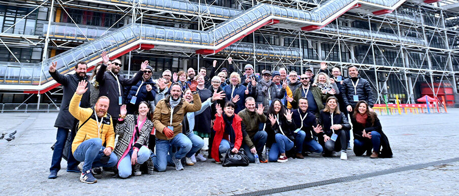 Club members in front of the Centre Pompidou